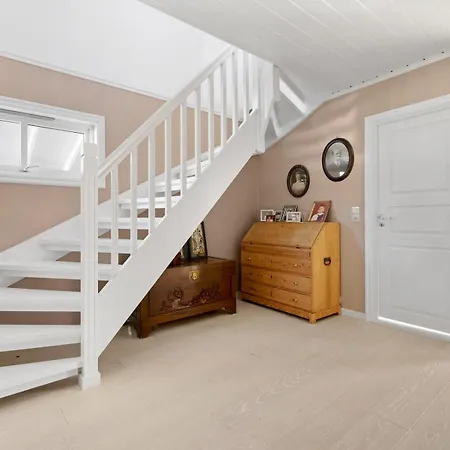 Skogro Holiday home *